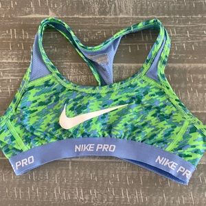 Nike pro girls sports bra